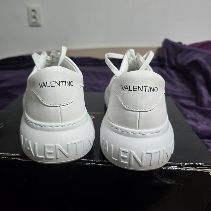 Маратонки Valentino номер 42, бели и черни