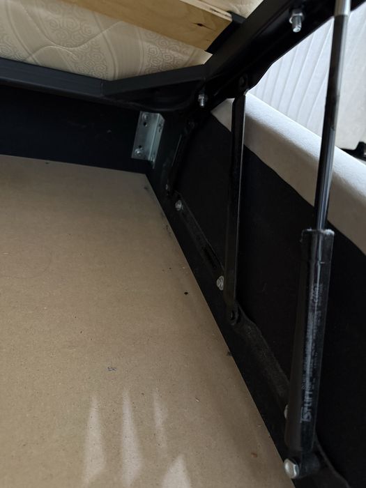 Продаю большую кровать