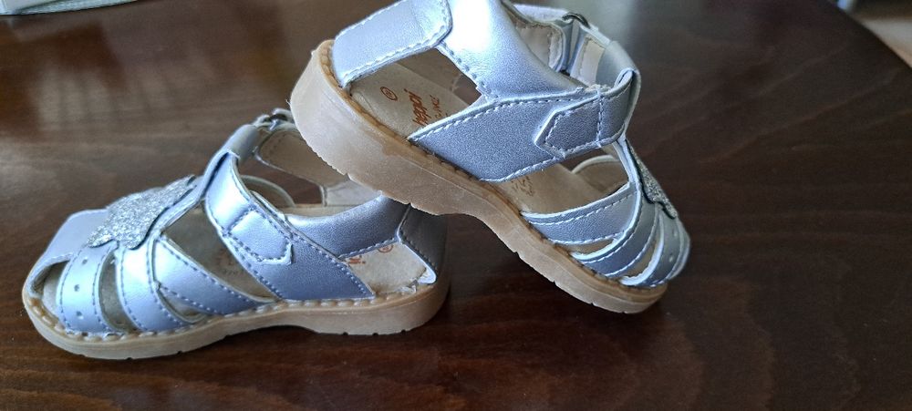 Нови детски сандали номер 20(12см стелка)