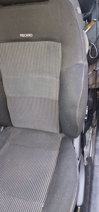 Салон за Голф 4 RECARO