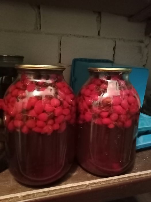 Вишневый компот и соленья