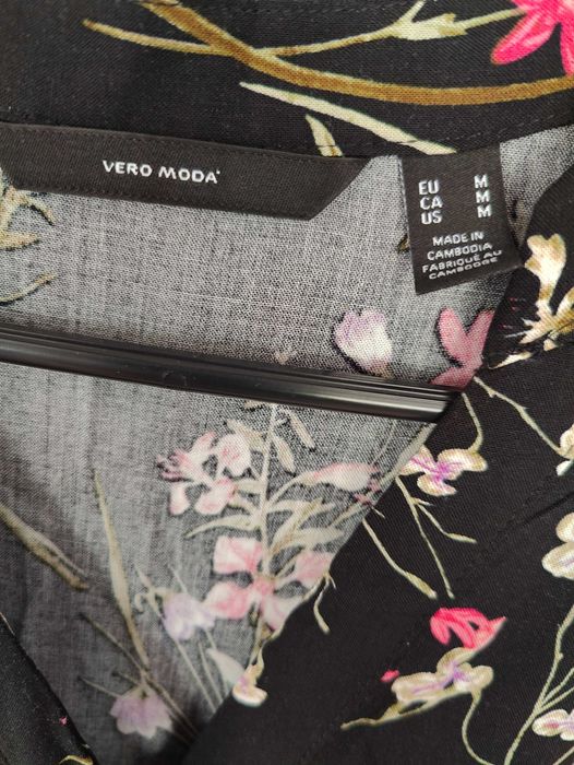 Рокля Vero Moda цветя размер 38 М