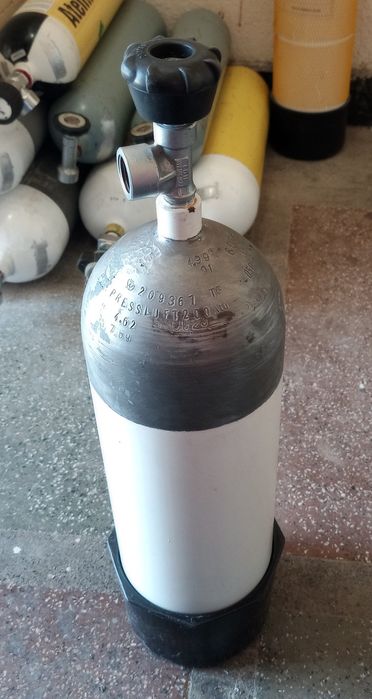 Продавам желязна бутилка - 1 брой - 5L - 200 BAR - АТМОСФЕРИ работно налягане