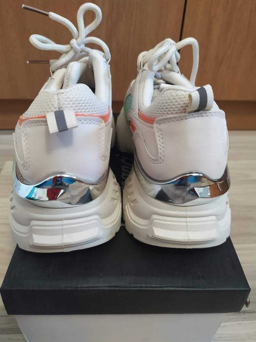 Нови сникърси,актуален модел