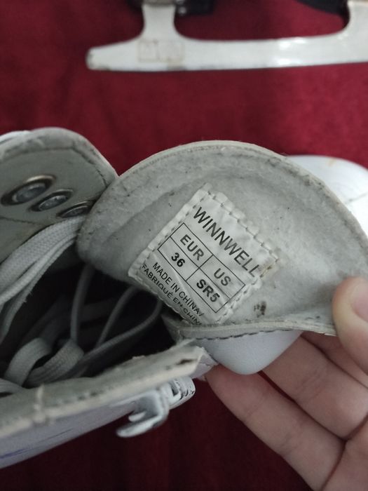 Продаю коньки с торгом