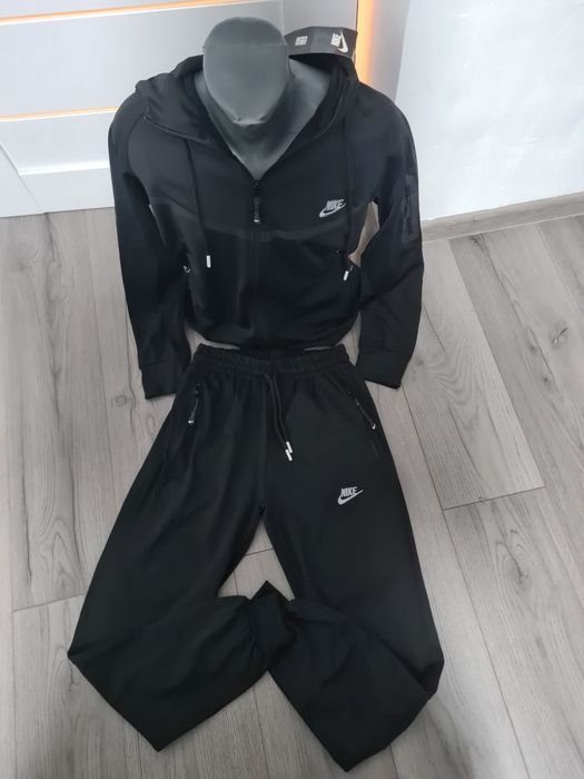 Trening Nike tech bărbați!