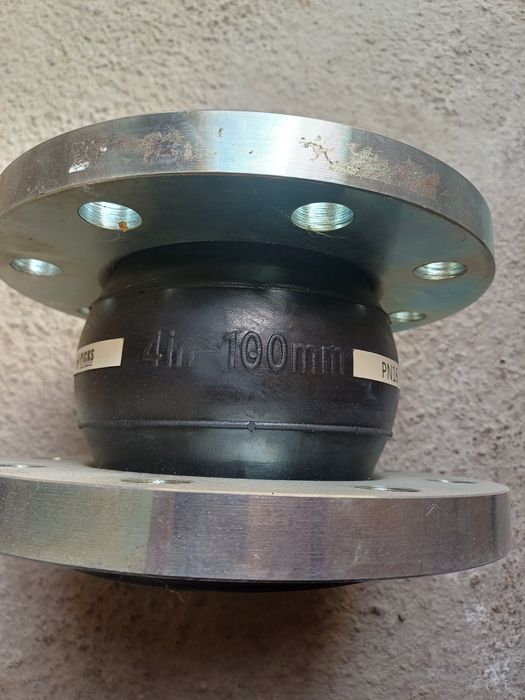 Компенсирующая муфта с флянцами.