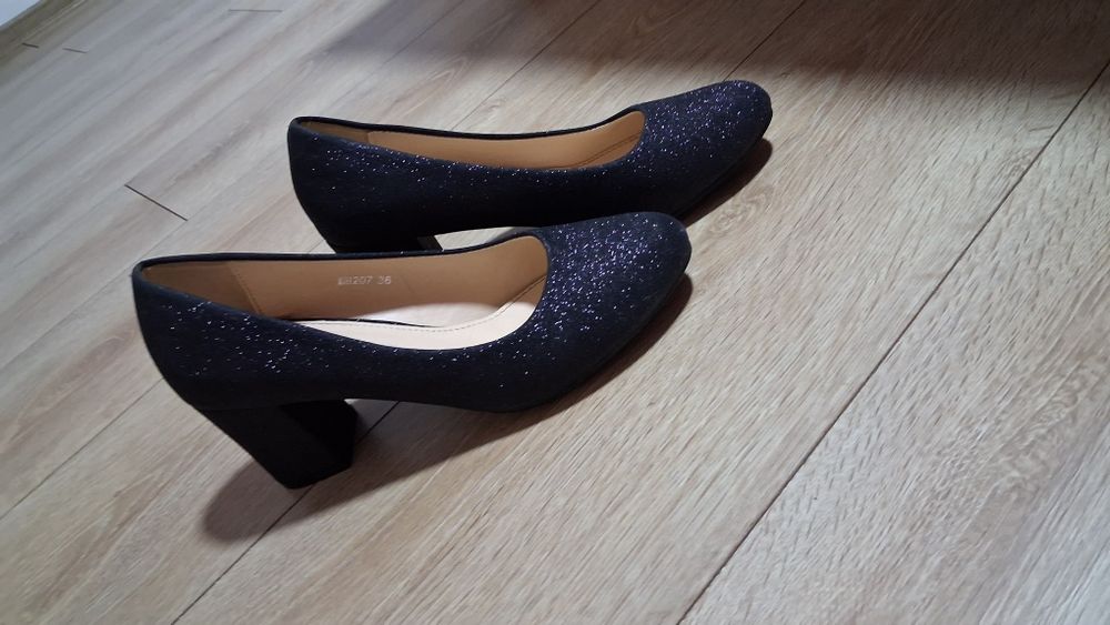 Pantofi cu toc mic