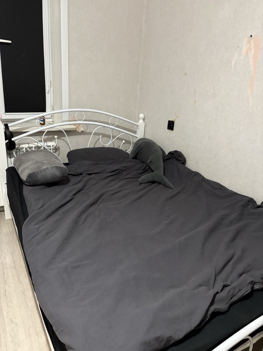 кровать б/у 140 на 200