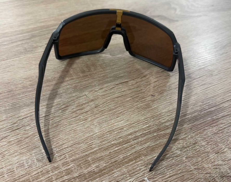 Слънчеви очила Oakley Sutro