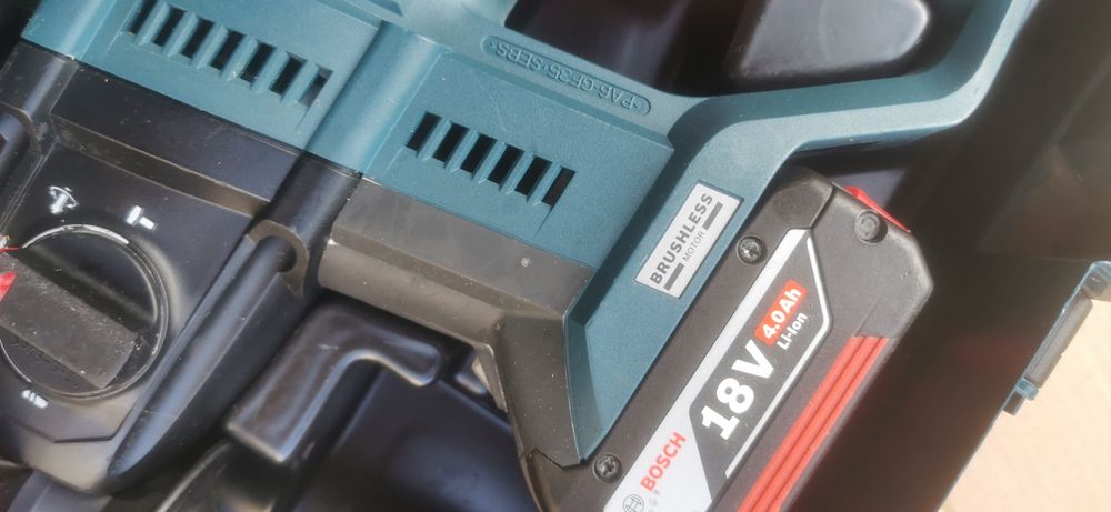 BOSCH GBH 18V-21 - Акумулаторен безчетков перфоратор като нов!