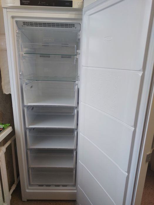 Продам морозильник Hotpoint ARISTON в отличном состоянии,