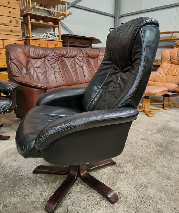 4010 Relax кресло с отоманка от естествена кожа