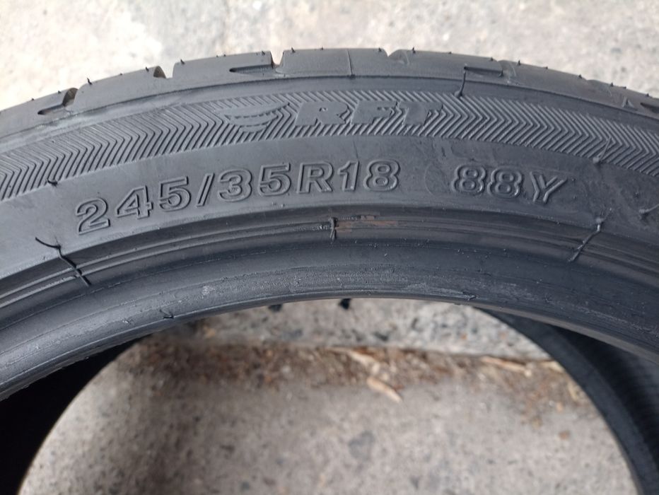 4 anvelope RunFlat de vara ca si noi Bridgestone 2x245/35R18 2x2254018