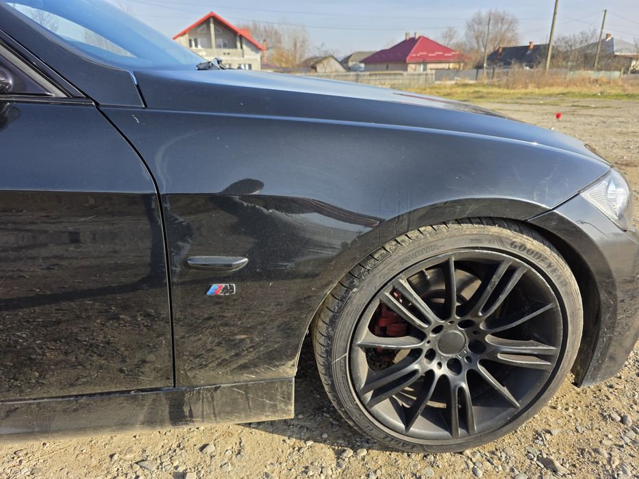 Aripa BMW E90/E91 Black Saphire Facelift