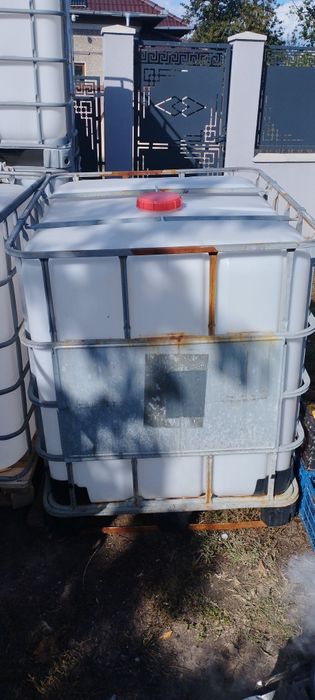 Bazin 1000 litri,cu palet din lemn, plastic ,metalic