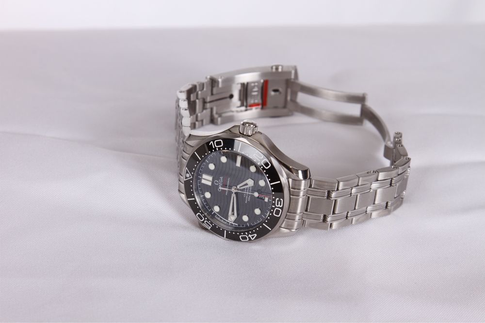 Omega Seamaster Diver 300M –  часы.