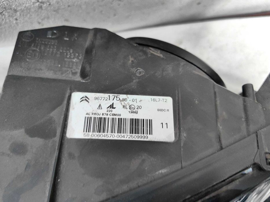 Оригинален фар Ситроен Ц4 Citroen C4 Picasso 2  Bixenon