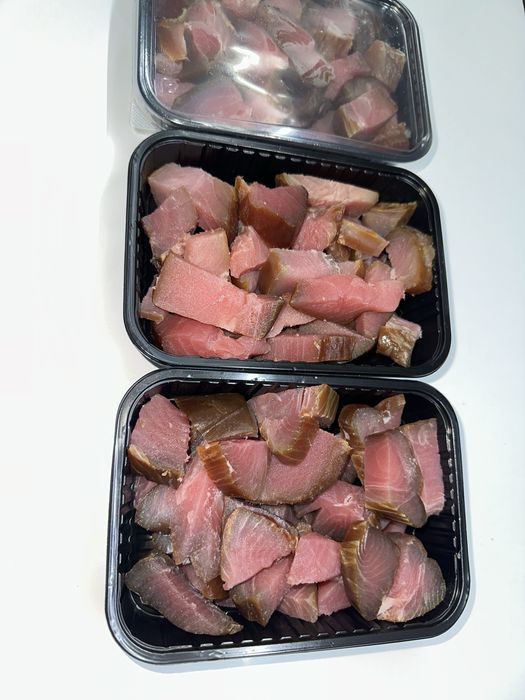 Тунец холодного копчения