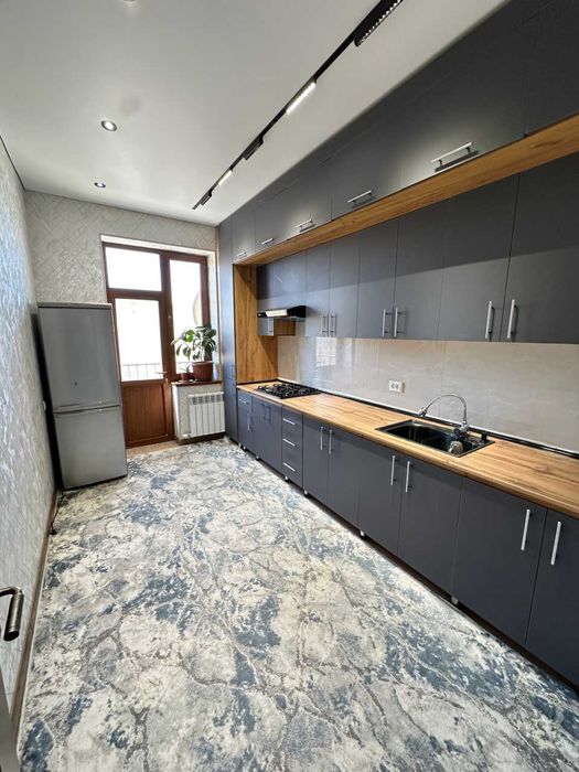 Продаётся 3х комн квартира на 3 этаже Шарк кольцо Молочный комбинат