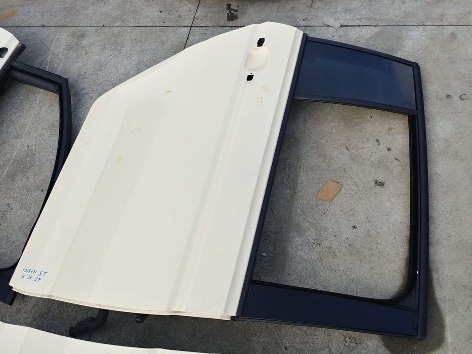 usa portiera dreapta spate vw touran 3 2016