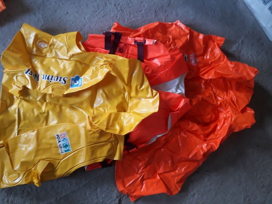 жилеты для плавание