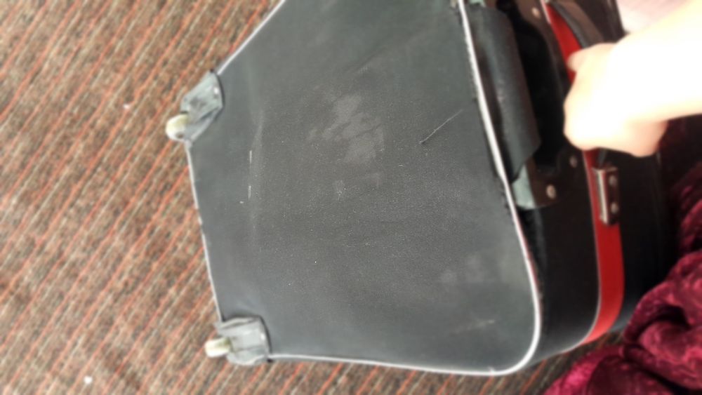 Дорожный чемодан