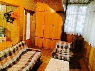 Продается на ул.С.Азимова(кафе Студио) 4/4/5 спецплан