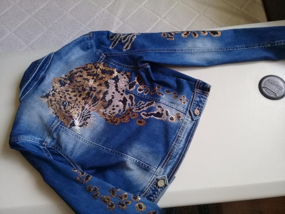 Куртка джинсовая продается