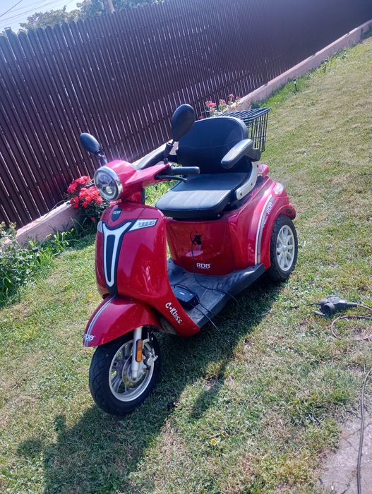 Tricicleta electrica 330km