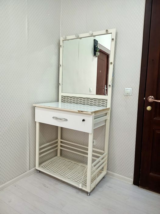 Визажный стол недорого