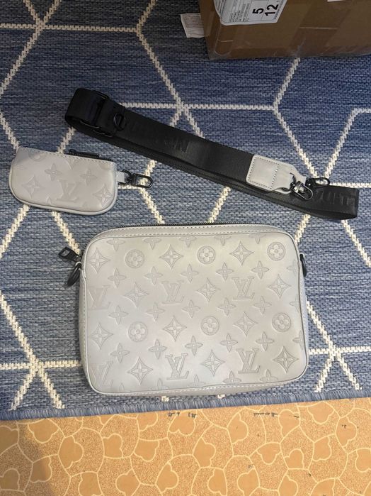 Louis Vuitton чанта