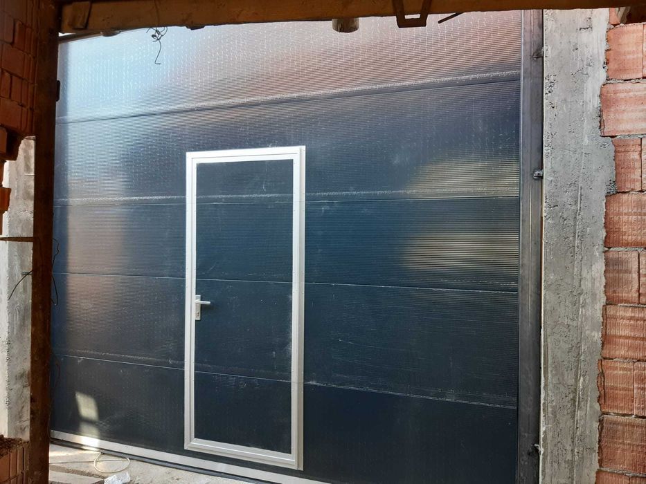 Usi de garaj industriale