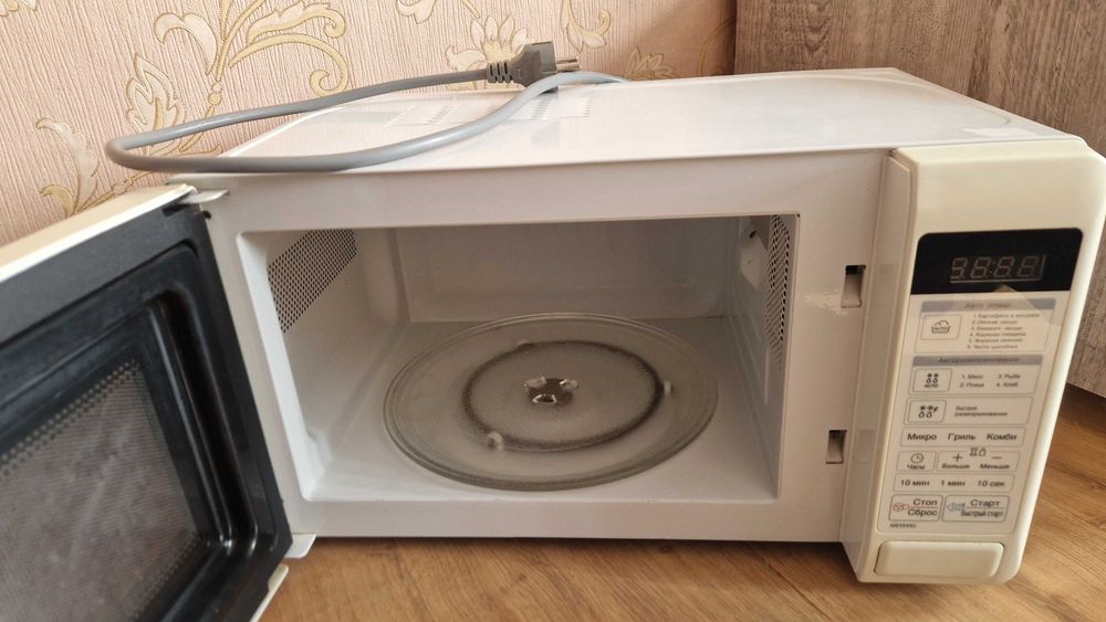 Продам микроволновую печь
