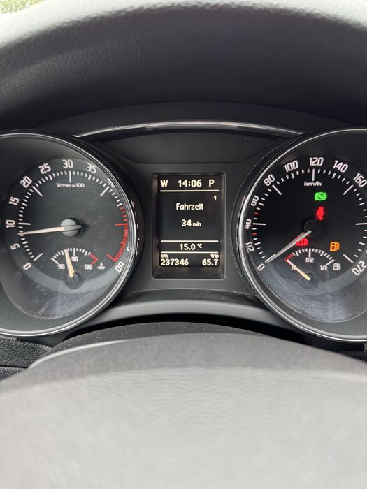 SKODA Superb 2011 — imagine 5