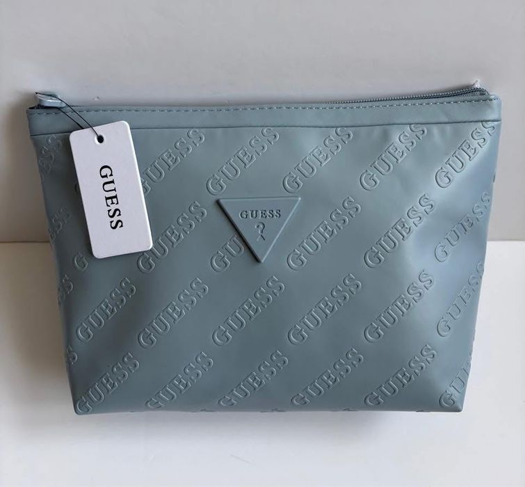 Дамски Несесери Guess