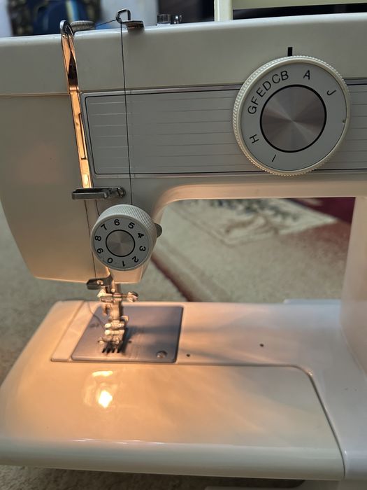 Продам швейную машинку Fappyco