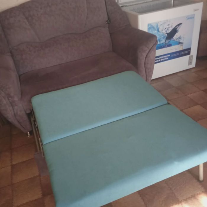 Продам два дивана