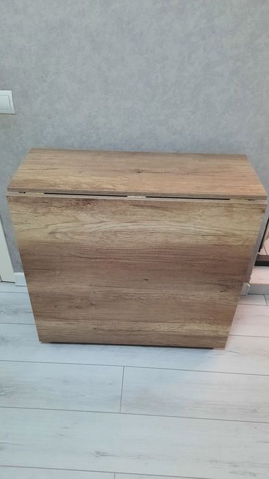 Продам новый стол книжку