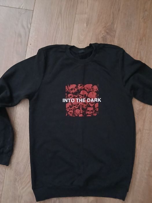 Много запазен суитшърт