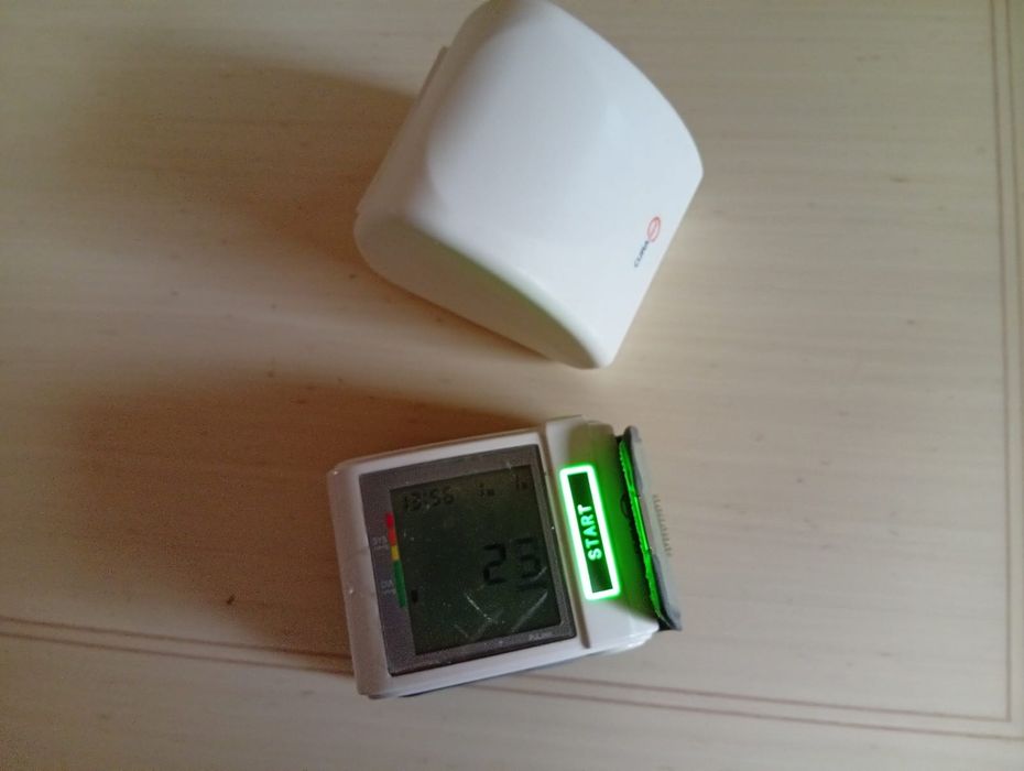 Тонометр электронный Curamed Германия