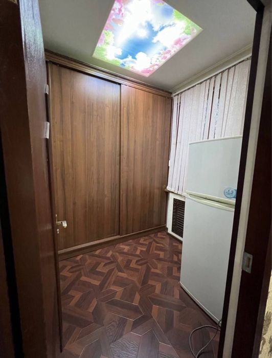 Буюк Ипак Йули Метро максим горький Художников