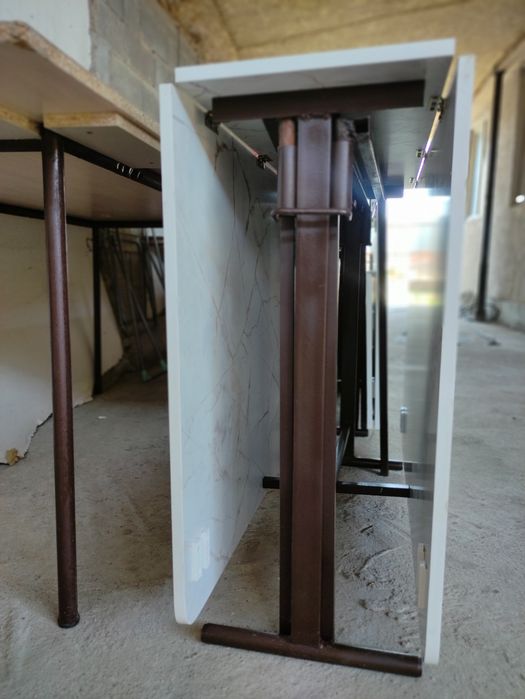 Продам книжный стол