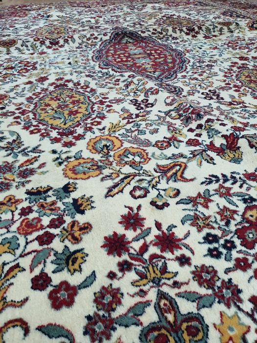 Голям персийски килим  340х250 см.