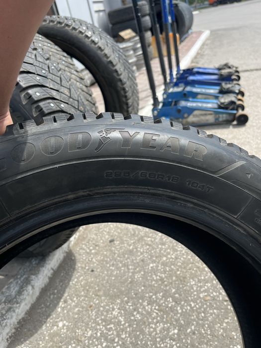 Продам шины GooD YEAR Uita Grip 225/60R18