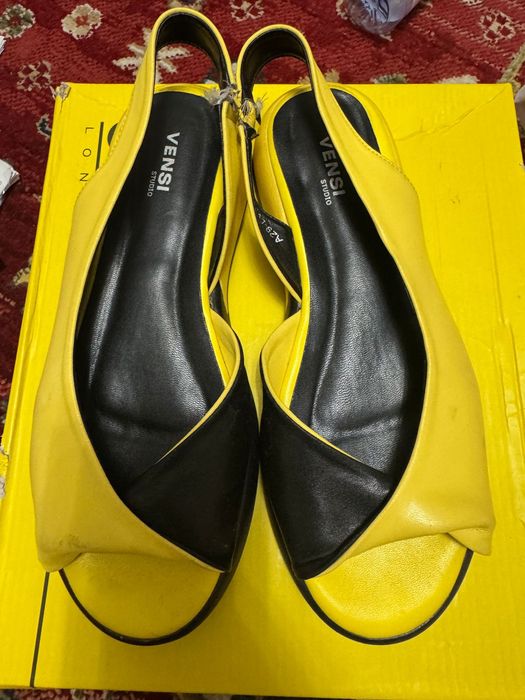 Женская обувь туфли и т.д.