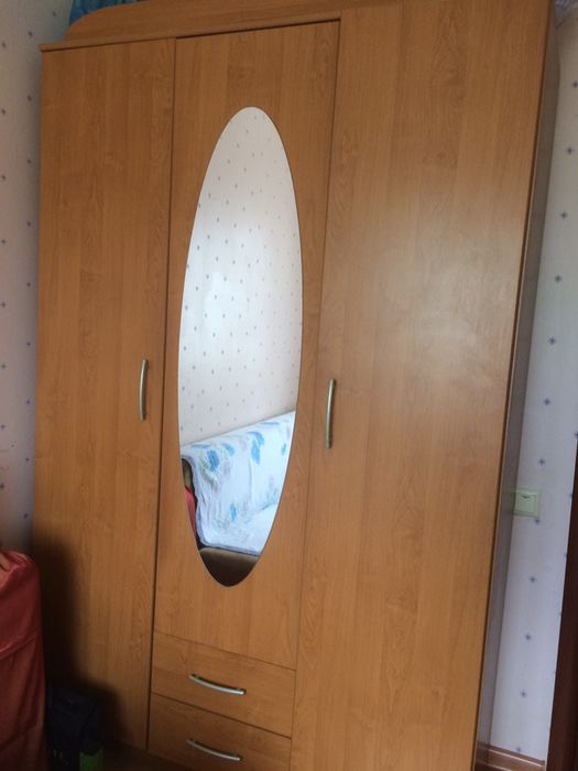 Шифоньер из дерева