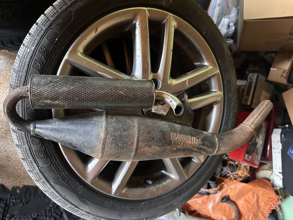 Продавам спортни ауспуси за Yamaha Aerox