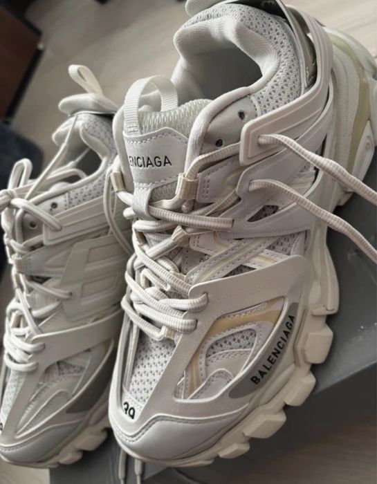 Balenciaga track