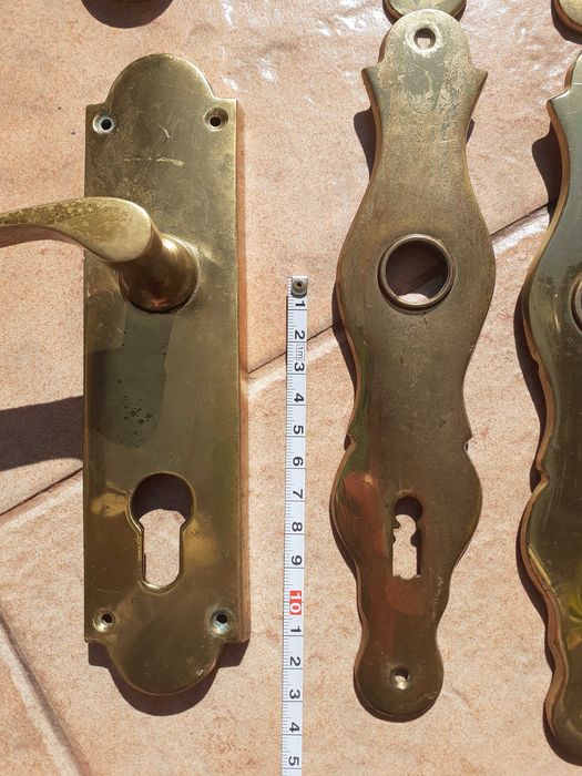 Дръжки за врати месинг